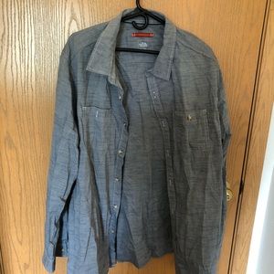 Men’s casual button up shirt